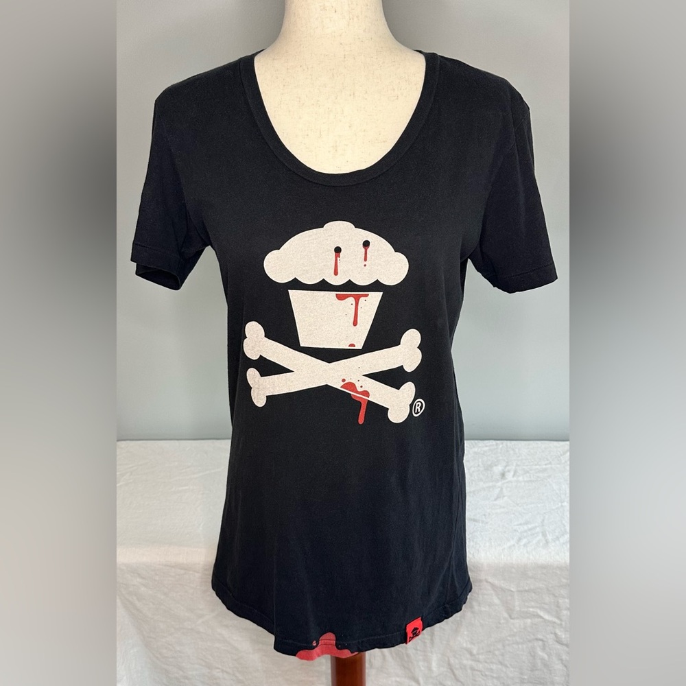 Johnny Cupcakes limited edition vampire Graphic T-Shirt hard to find!